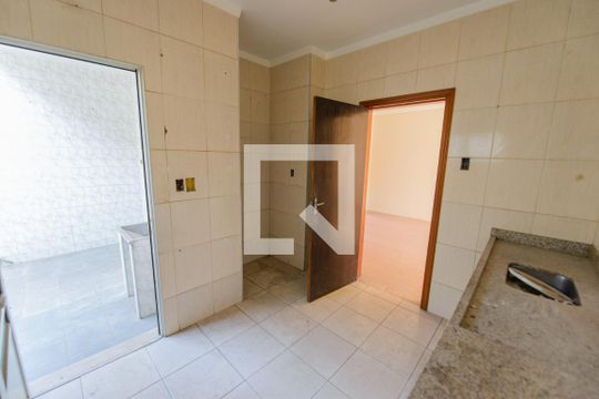 Cozinha de casa para alugar com 3 quartos, 200m² em Jardim Maria Augusta, Taubaté