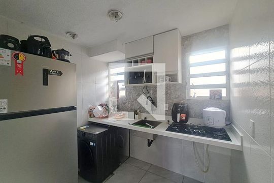 Cozinha de apartamento para alugar com 2 quartos, 42m² em Jardim Presidente Dutra, Guarulhos