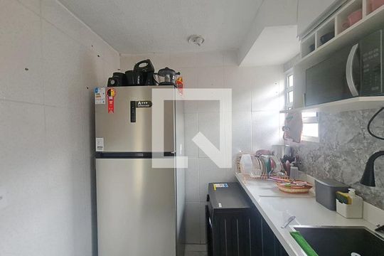 Cozinha de apartamento para alugar com 2 quartos, 42m² em Jardim Presidente Dutra, Guarulhos