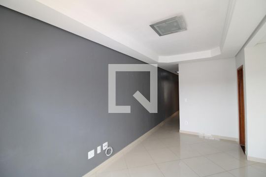Sala de casa de condomínio à venda com 3 quartos, 199m² em Água Fria, São Paulo