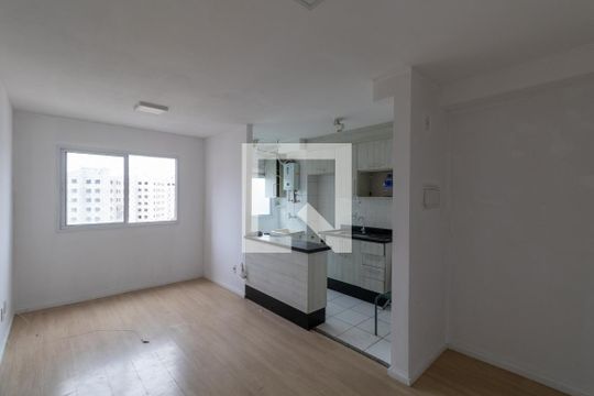 Apartamento à venda com 2 quartos, 45m² em Vila Carmosina, São Paulo