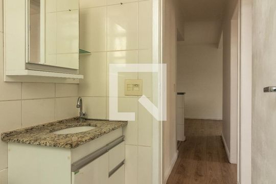 Cozinha de apartamento para alugar com 2 quartos, 50m² em Jardim Central, Cotia