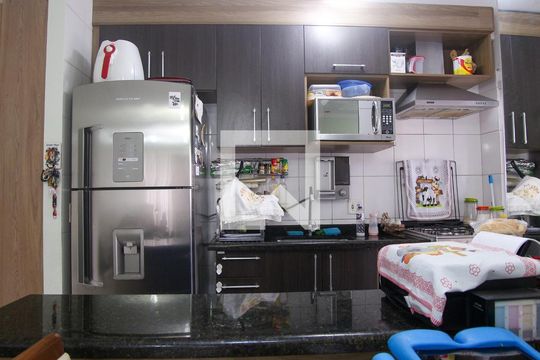 Cozinha de apartamento para alugar com 3 quartos, 55m² em Jardim Vila Formosa, São Paulo