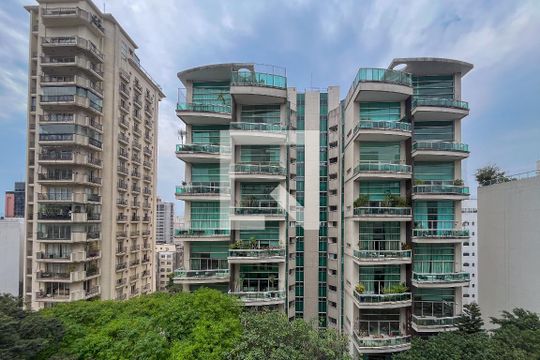 Vista Sala de apartamento à venda com 3 quartos, 278m² em Perdizes, São Paulo