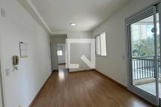 Apartamento para alugar com 2 quartos, 52m² em Jardim Tupanci, Barueri