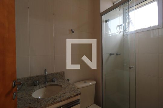 Banheiro da Suíte de apartamento para alugar com 2 quartos, 70m² em Vila Alzira, Santo André