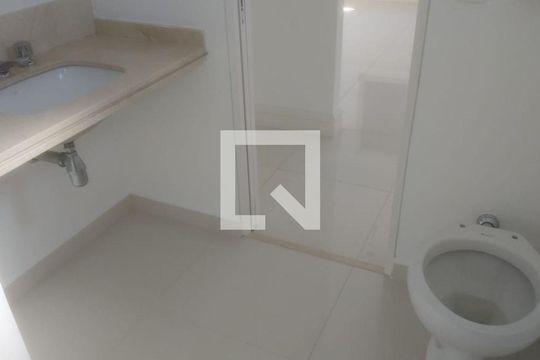 Banheiro de apartamento à venda com 2 quartos, 47m² em Campo Belo, São Paulo