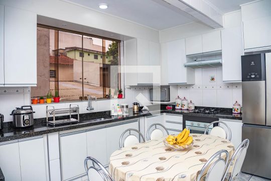 Cozinha  de casa à venda com 3 quartos, 202m² em Centro, Diadema