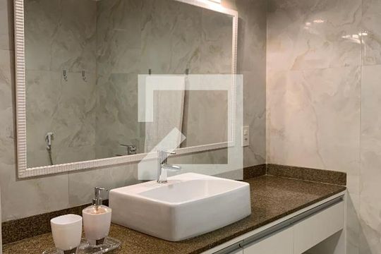 Banheiro social de apartamento à venda com 3 quartos, 163m² em Ipanema, Rio de Janeiro