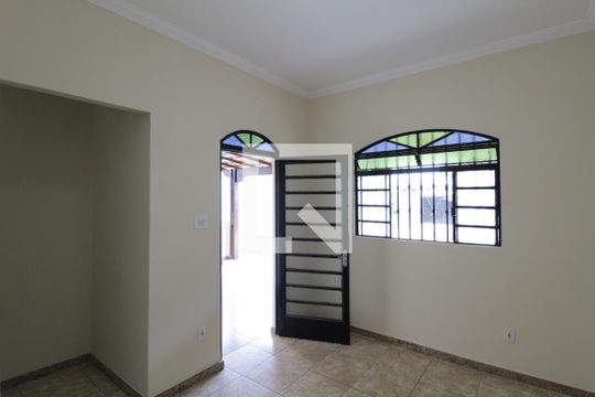 Sala de casa para alugar com 3 quartos, 360m² em Letícia, Belo Horizonte