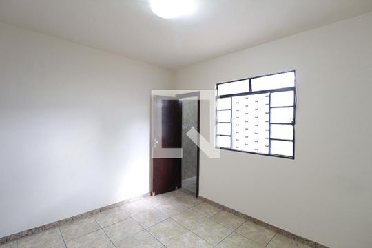 Suite de casa para alugar com 3 quartos, 360m² em Letícia, Belo Horizonte