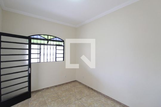 Casa para alugar com 3 quartos, 360m² em Letícia, Belo Horizonte