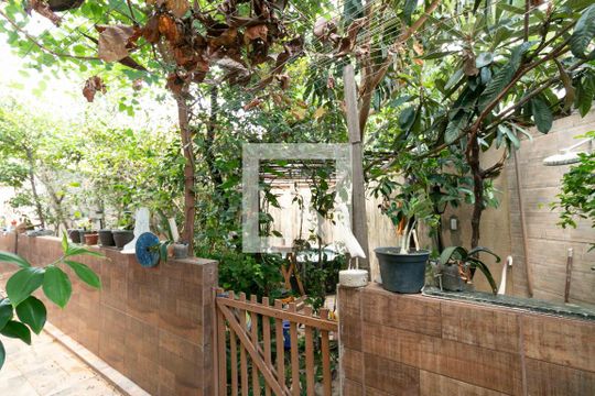 Área Externa de casa à venda com 2 quartos, 185m² em Pampulha, Belo Horizonte