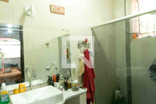 Banheiro de casa à venda com 2 quartos, 185m² em Pampulha, Belo Horizonte
