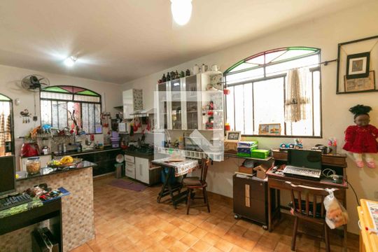Cozinha de casa à venda com 2 quartos, 185m² em Pampulha, Belo Horizonte
