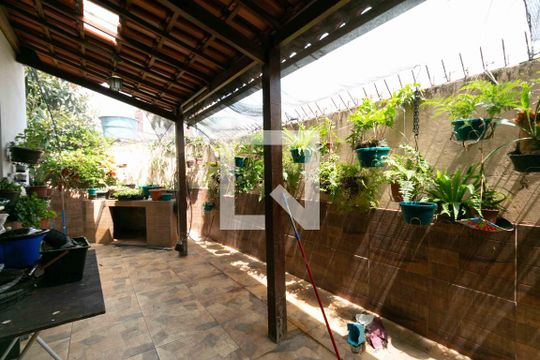 Área Externa de casa à venda com 2 quartos, 185m² em Pampulha, Belo Horizonte