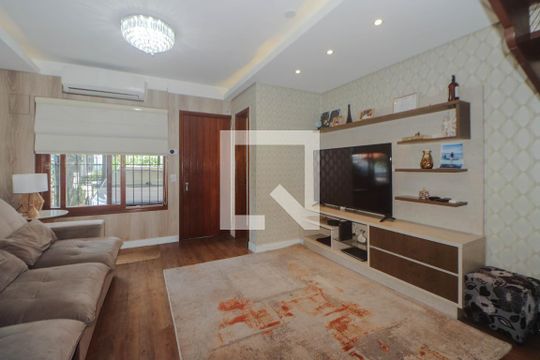 Sala de casa à venda com 3 quartos, 230m² em Morro Santana, Porto Alegre