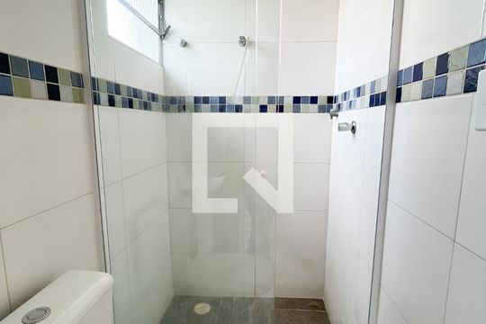 Banheiro de kitnet/studio para alugar com 1 quarto, 35m² em Vila dos Remedios, São Paulo