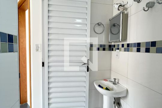 Banheiro de kitnet/studio para alugar com 1 quarto, 35m² em Vila dos Remedios, São Paulo
