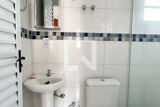 Banheiro de kitnet/studio para alugar com 1 quarto, 35m² em Vila dos Remedios, São Paulo