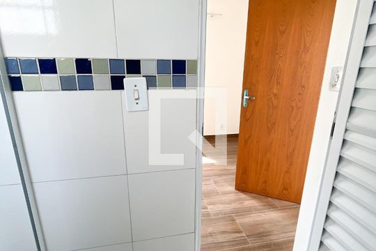 Banheiro de kitnet/studio para alugar com 1 quarto, 35m² em Vila dos Remedios, São Paulo