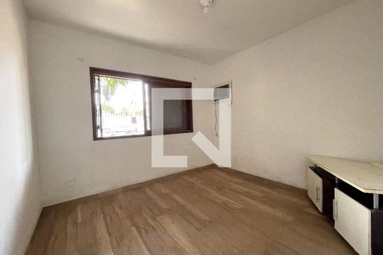 Quarto de casa à venda com 3 quartos, 160m² em Scharlau, São Leopoldo