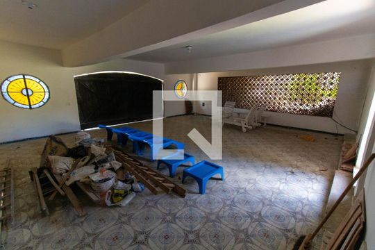 Garagem de casa à venda com 5 quartos, 1500m² em Matapaca, Niterói