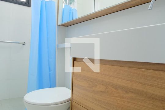 Banheiro de kitnet/studio à venda com 1 quarto, 38m² em Parque São Jorge, São Paulo