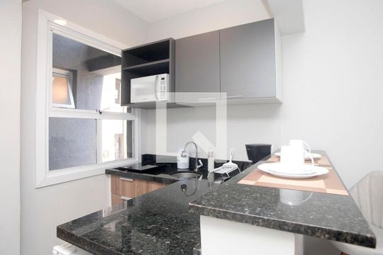 Studio - Cozinha de kitnet/studio à venda com 1 quarto, 30m² em Centro Histórico, Porto Alegre