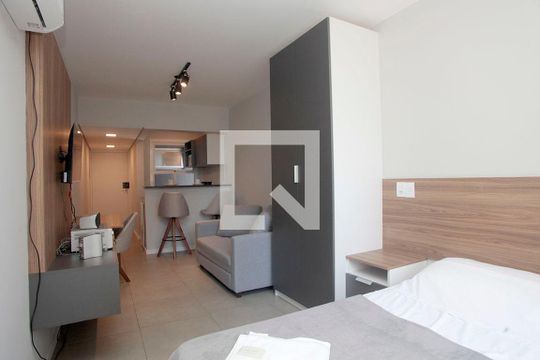 Studio - Sala / Quarto de kitnet/studio à venda com 1 quarto, 30m² em Centro Histórico, Porto Alegre