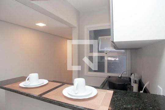 Studio - Cozinha de kitnet/studio à venda com 1 quarto, 30m² em Centro Histórico, Porto Alegre