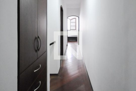 Corredor de casa para alugar com 4 quartos, 265m² em Parque Terra Nova Ii, São Bernardo do Campo