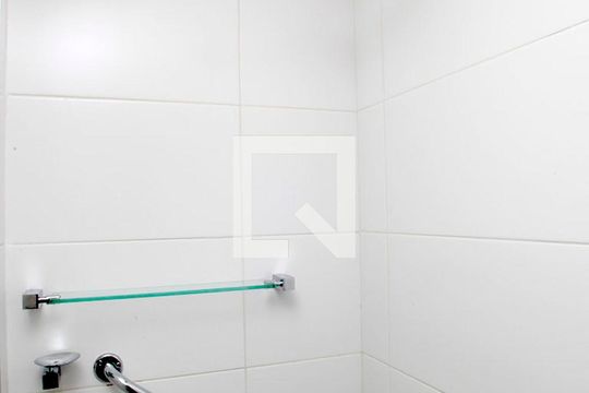 Banheiro de kitnet/studio à venda com 1 quarto, 32m² em Independência, Porto Alegre