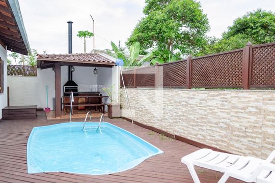 Piscina + Churrasqueira de casa para alugar com 4 quartos, 320m² em Jurerê Internacional, Florianópolis