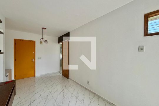 Sala de apartamento para alugar com 1 quarto, 40m² em Taquara, Rio de Janeiro