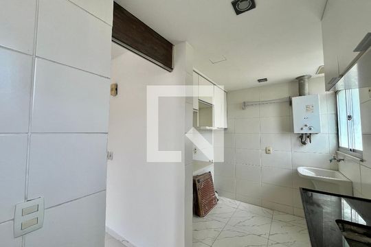 Cozinha de apartamento para alugar com 1 quarto, 40m² em Taquara, Rio de Janeiro