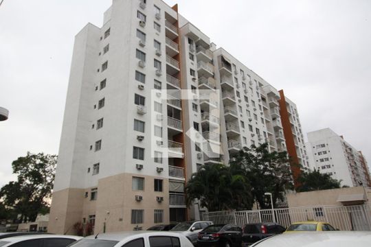 Fachada de apartamento para alugar com 2 quartos, 60m² em Anil, Rio de Janeiro