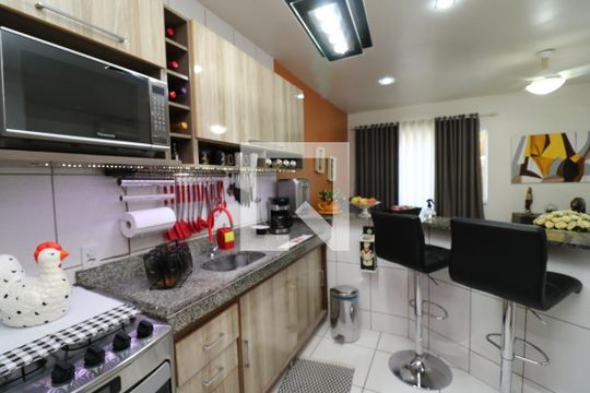 Cozinha de casa à venda com 2 quartos, 80m² em Jardim Guanabara, Rio de Janeiro