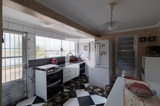 Cozinha de casa para alugar com 4 quartos, 250m² em Cangaíba, São Paulo