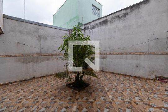 Quintal de casa para alugar com 4 quartos, 250m² em Cangaíba, São Paulo