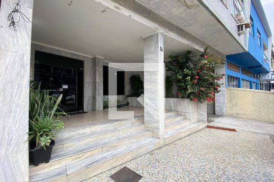 Hall de entrada de apartamento à venda com 1 quarto, 40m² em Bonsucesso, Rio de Janeiro