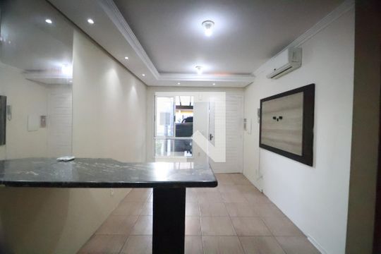 Sala de casa de condomínio à venda com 2 quartos, 80m² em Olaria, Canoas