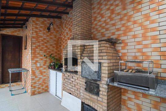 Churrasqueira de casa à venda com 5 quartos, 125m² em Itaipu, Niterói