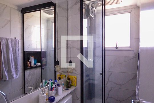 Banheiro  de apartamento para alugar com 2 quartos, 40m² em Jardim Sao Saverio, São Paulo