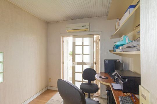 Escritório de casa à venda com 3 quartos, 172m² em Harmonia, Canoas
