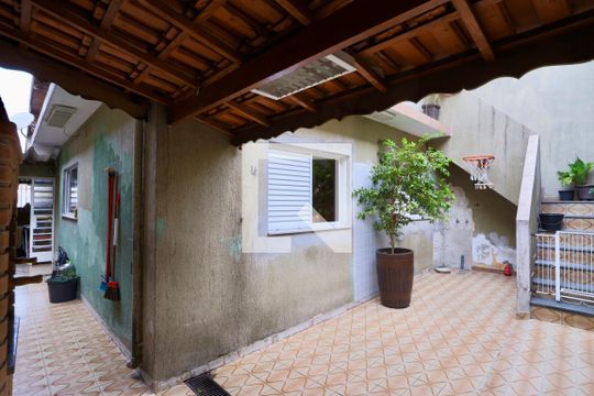 Quintal de casa à venda com 3 quartos, 110m² em Vila Invernada, São Paulo
