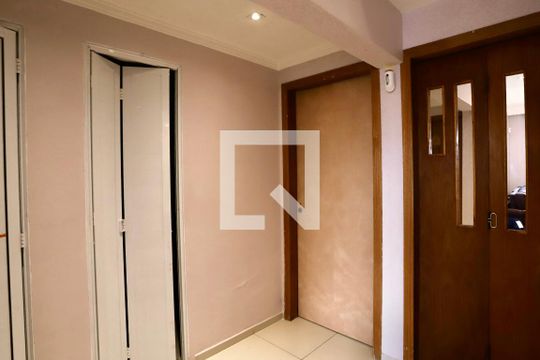 Hall de casa à venda com 3 quartos, 110m² em Vila Invernada, São Paulo