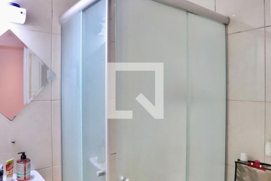 Banheiro de casa à venda com 3 quartos, 110m² em Vila Invernada, São Paulo