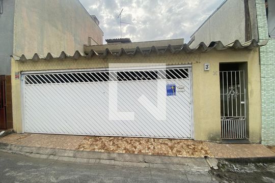 Fachada de casa à venda com 3 quartos, 110m² em Vila Invernada, São Paulo