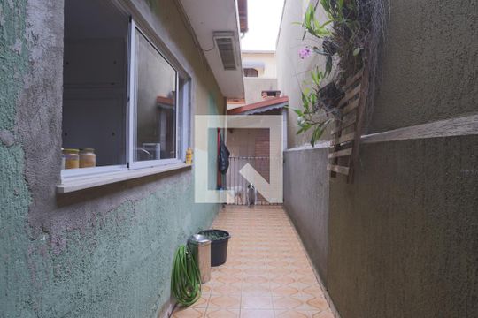 Quintal de casa à venda com 3 quartos, 110m² em Vila Invernada, São Paulo